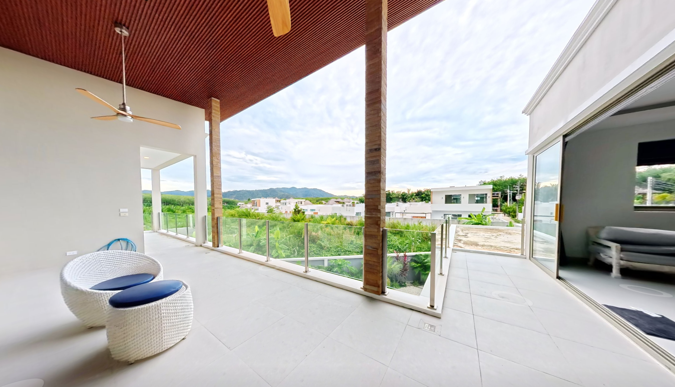 IndyLuck Villa — exterior